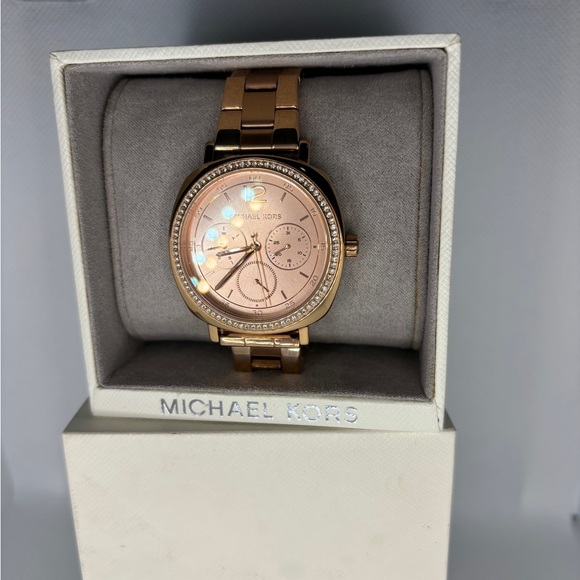 Michael Kors watch - Picture 2 of 2